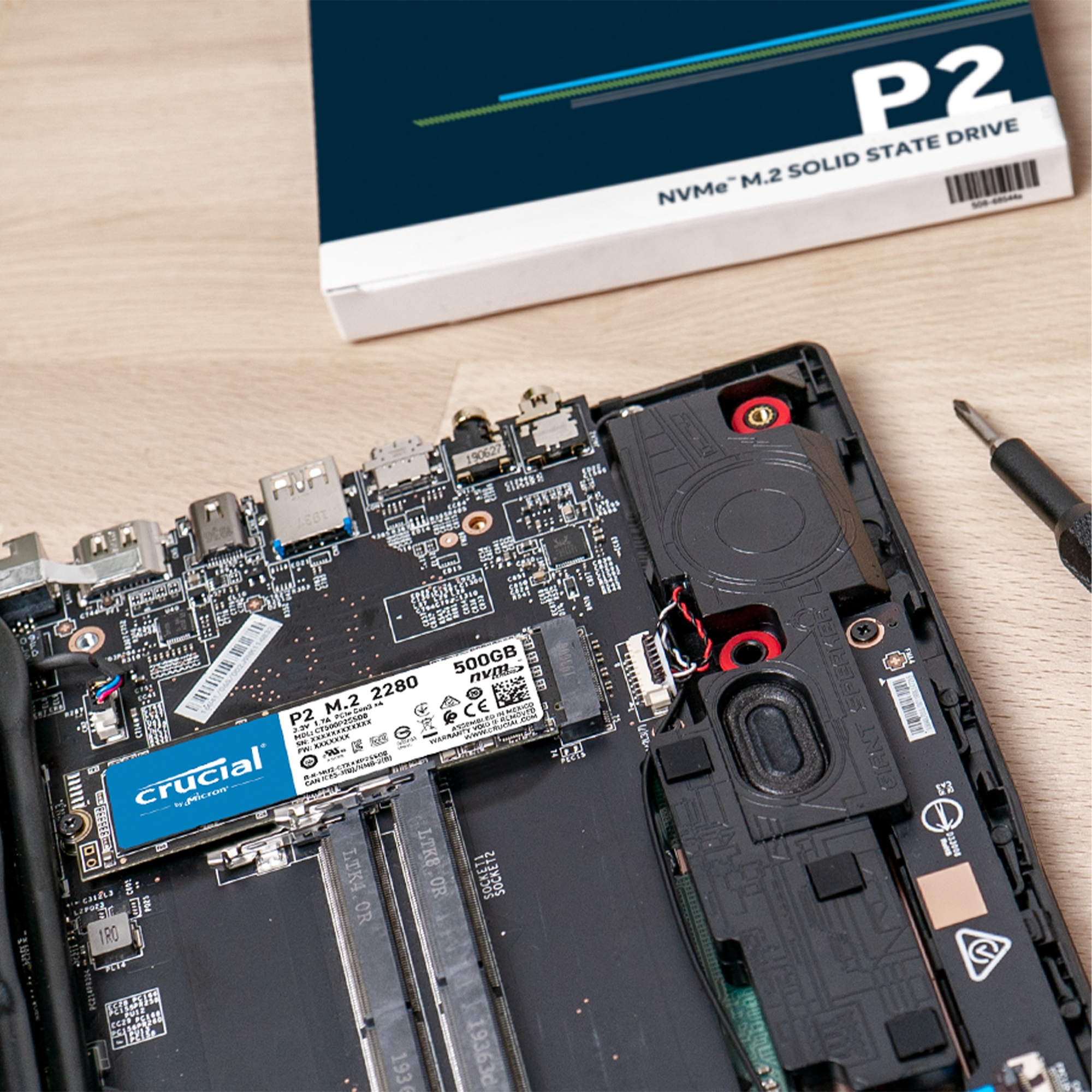 Crucial P2 1TB M.2 PCIe Gen3 NVMe Internes SSD - Bis zu 2400MB/s - CT1000P2SSD8
