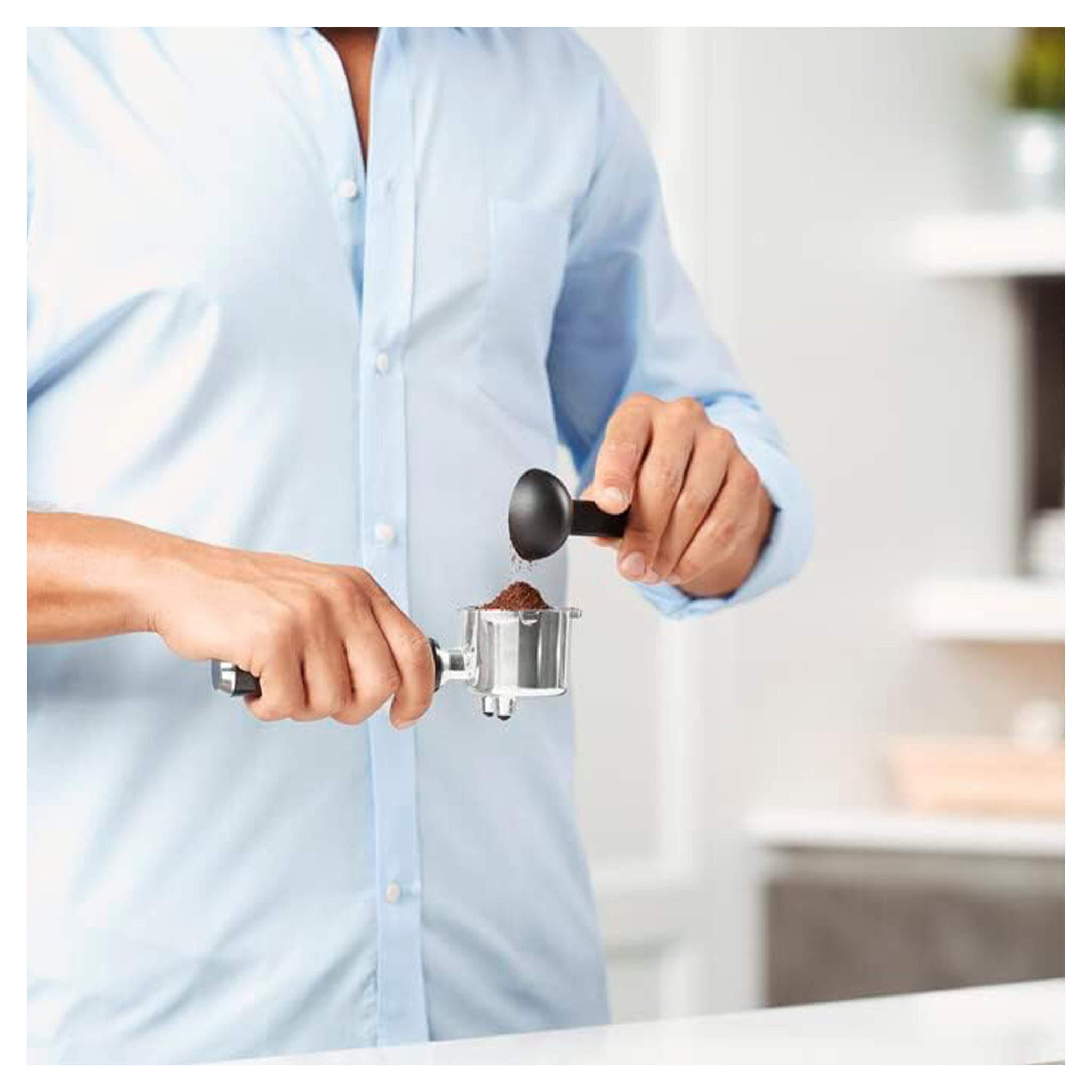 De'Longhi DLSC058 Kaffee-Tamper aus Edelstahl mit Holzgriff, blau/silber